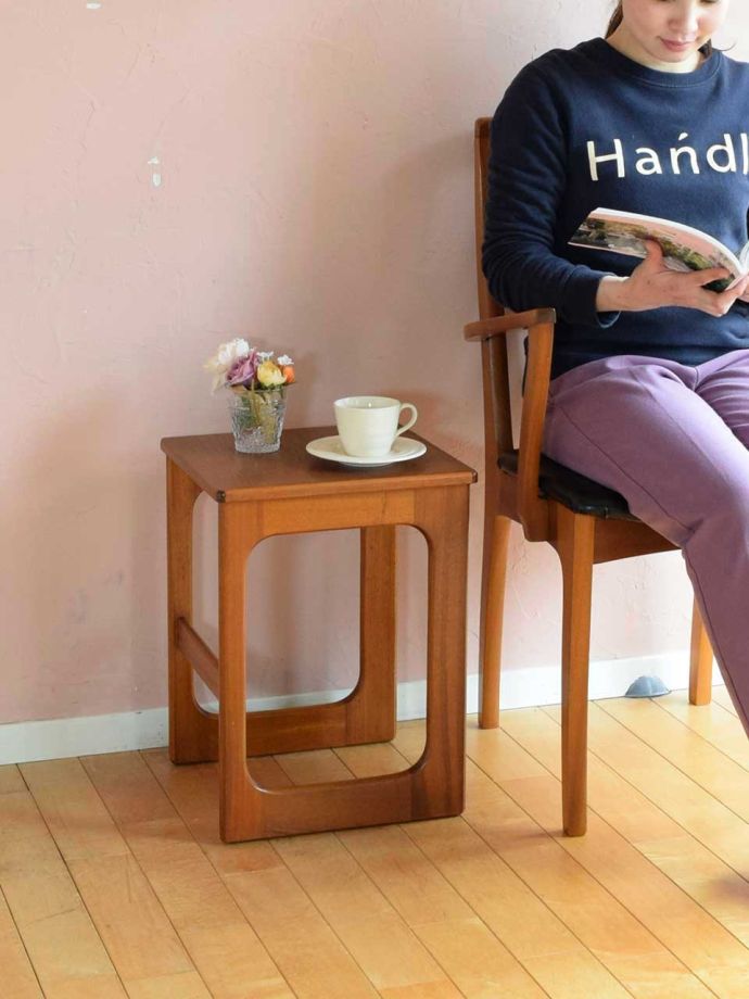 北欧スタイルのビンテージテーブル