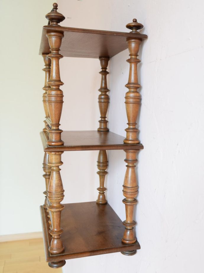 ウォールシェルフの側面