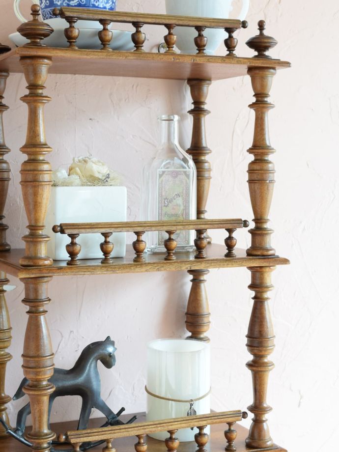 おしゃれなウォールシェルフ