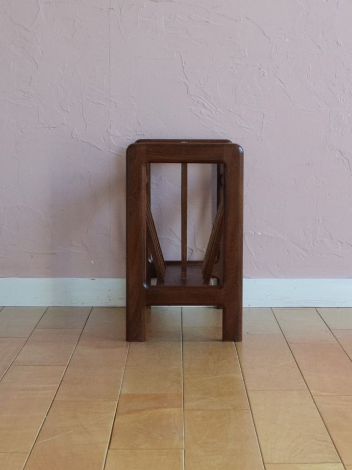 マガジンラックの側面