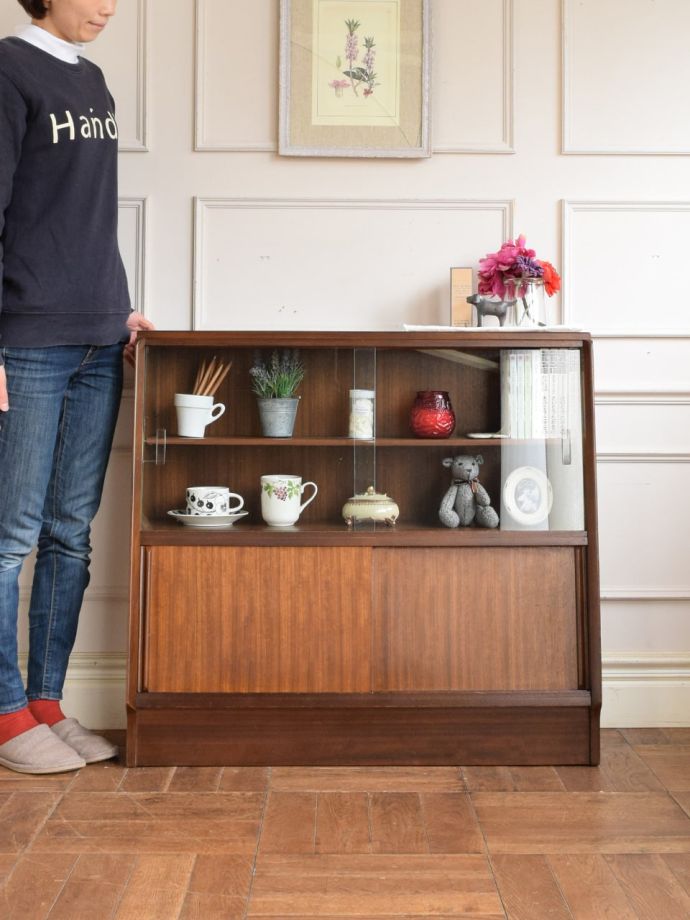北欧スタイルのビンテージキャビネット