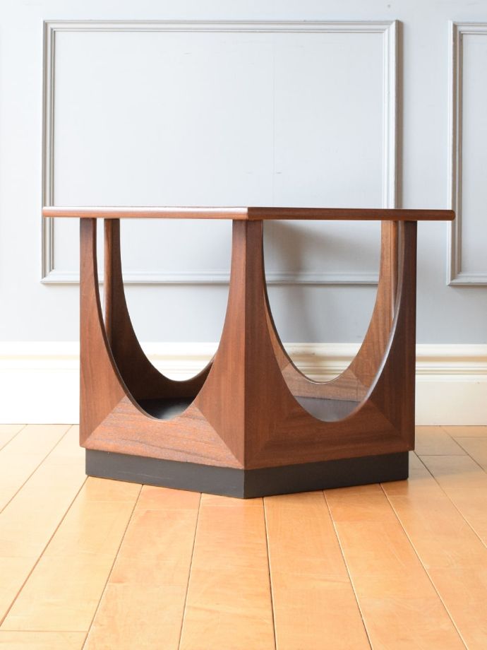 G-PLANのコーヒーテーブルの側面