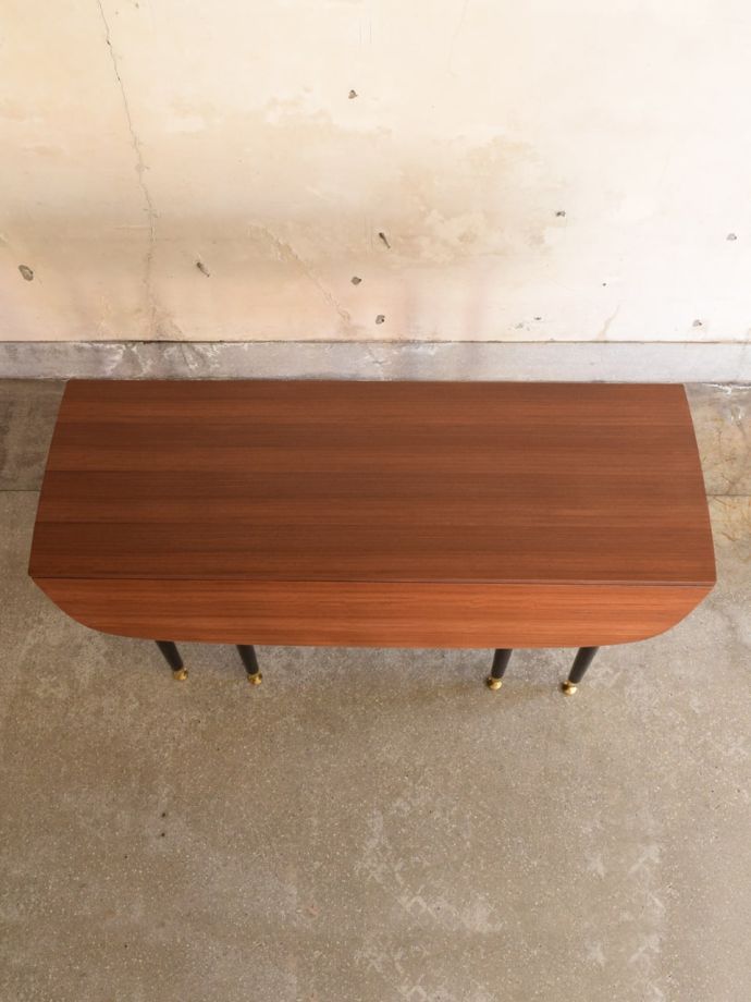 G-PLANのダイニングテーブルの天板