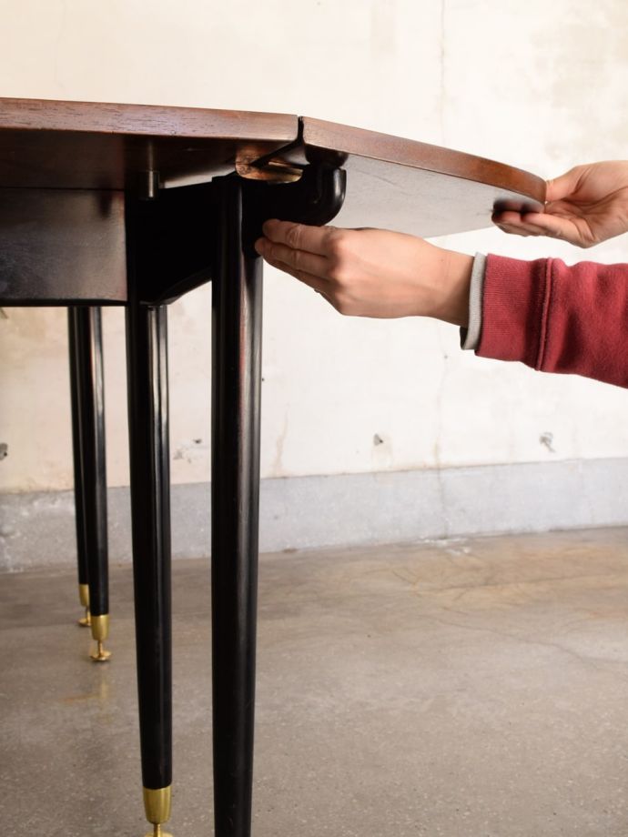 伸張式のG-PLANのダイニングテーブル