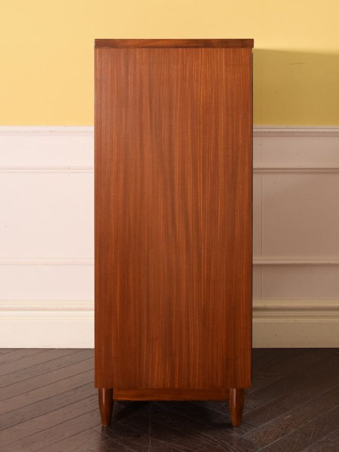 チェストの側面