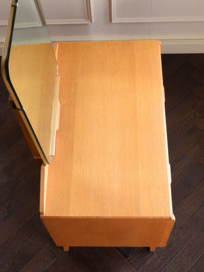 G-planのビンテージ家具の天板