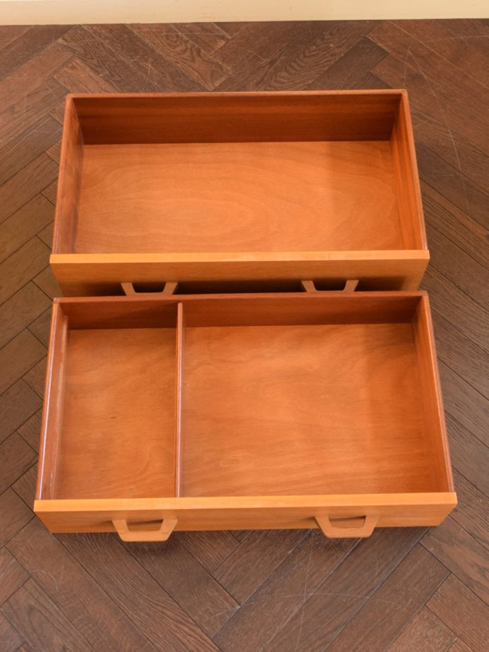 ドレッサーの引き出し