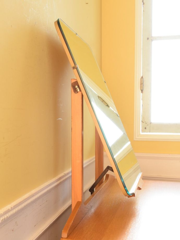 ビンテージドレッサーの鏡