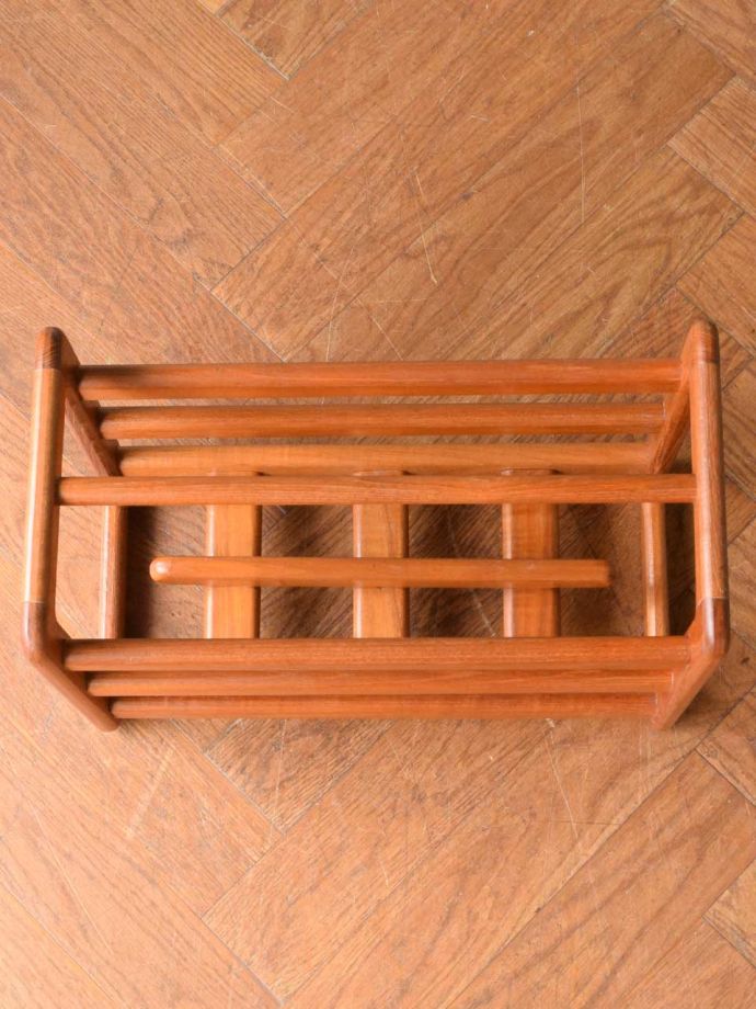 マガジンラックの中