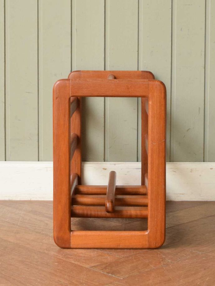 マガジンラックの側面