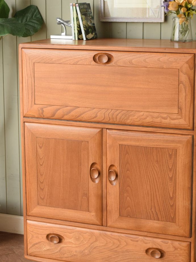 アーコール社のビンテージ家具