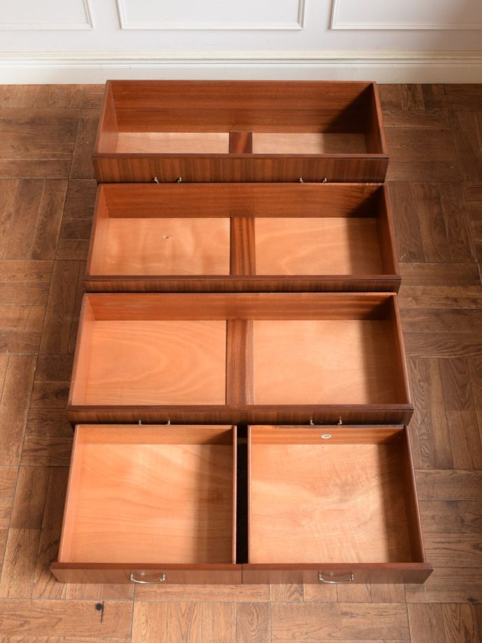 チェストの引き出し