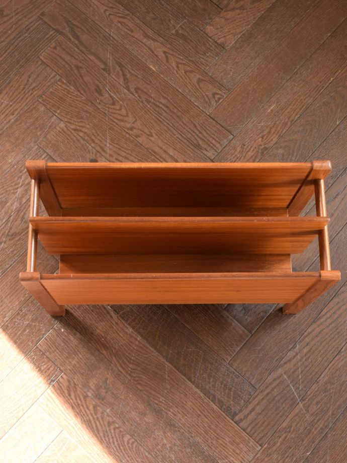 マガジンラックの中