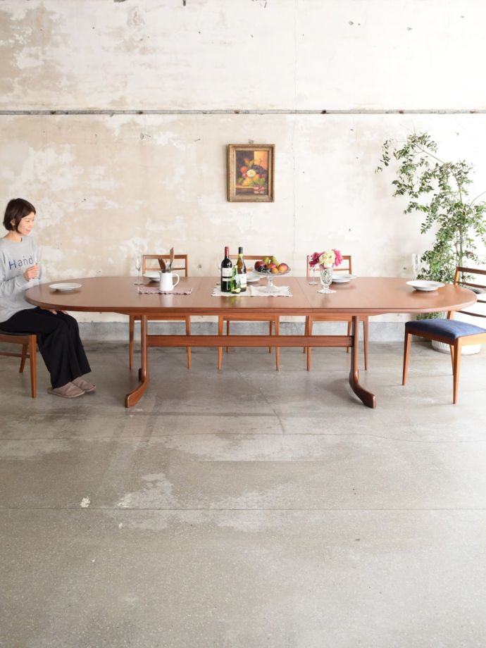 G-PLANのおしゃれなダイニングテーブル