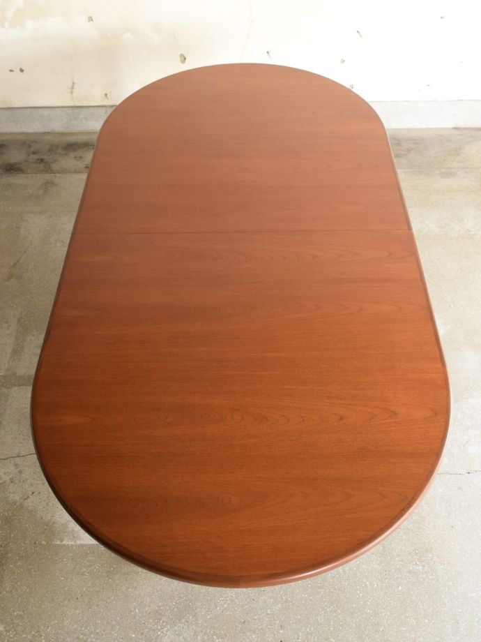 G-PLANのダイニングテーブルの天板