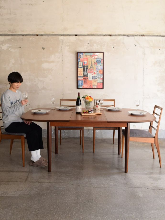 G-PLANのおしゃれなダイニングテーブル