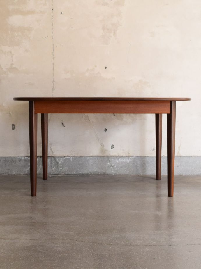 G-PLANのテーブルの側面