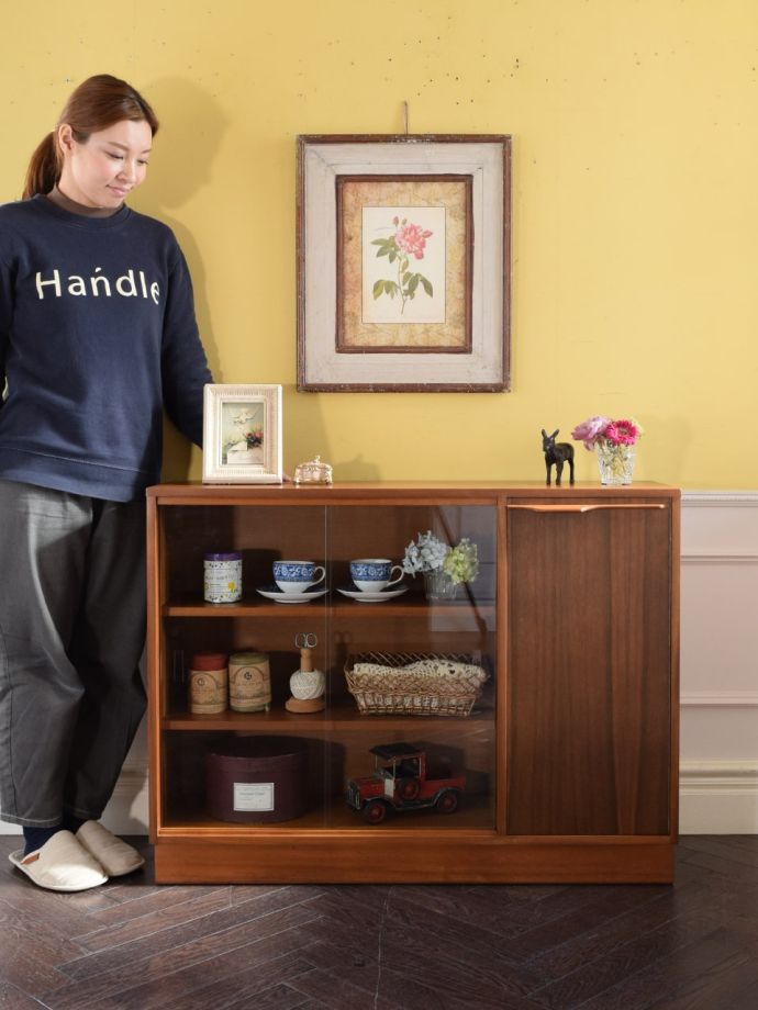 北欧スタイルのビンテージキャビネット