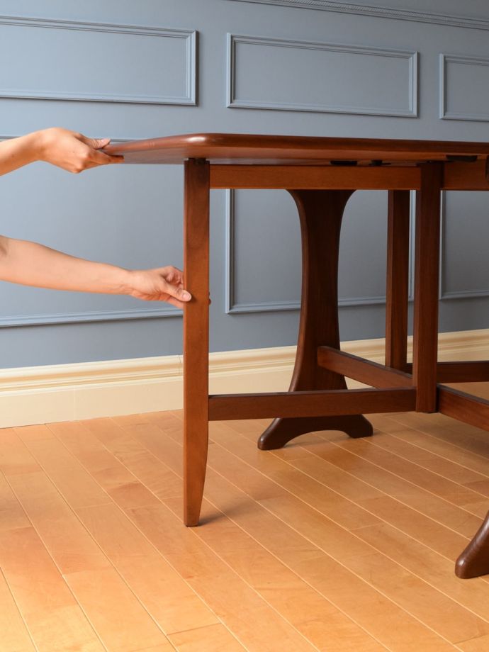 伸長式テーブルのサイズ変更方法