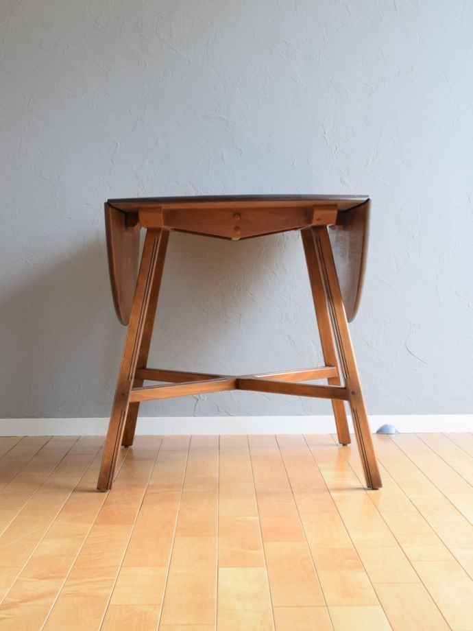 アーコールのバタフライテーブル