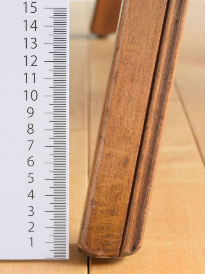 ビンテージテーブルの脚