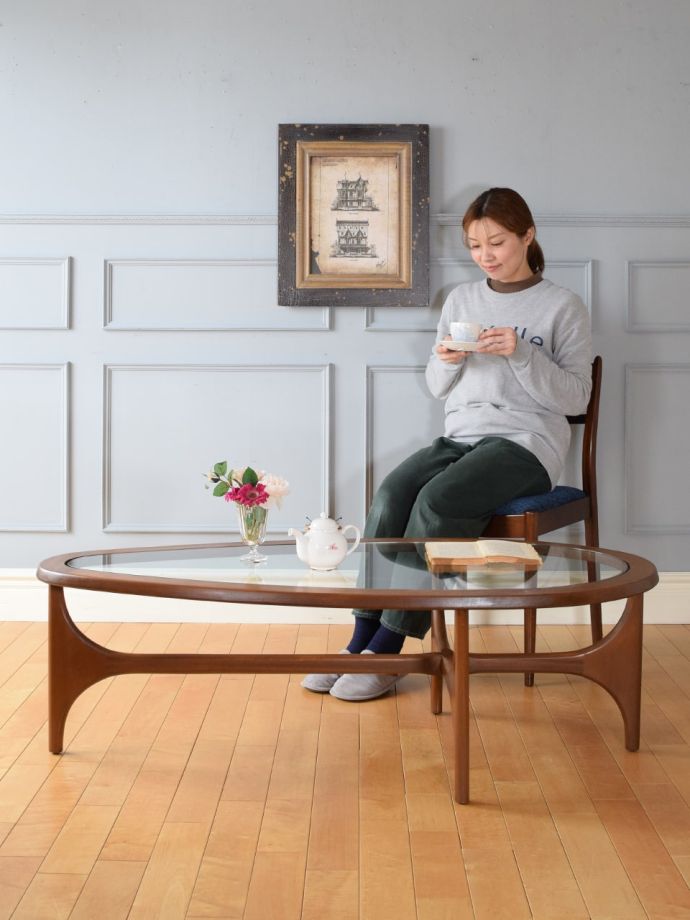 北欧スタイルのビンテージテーブル