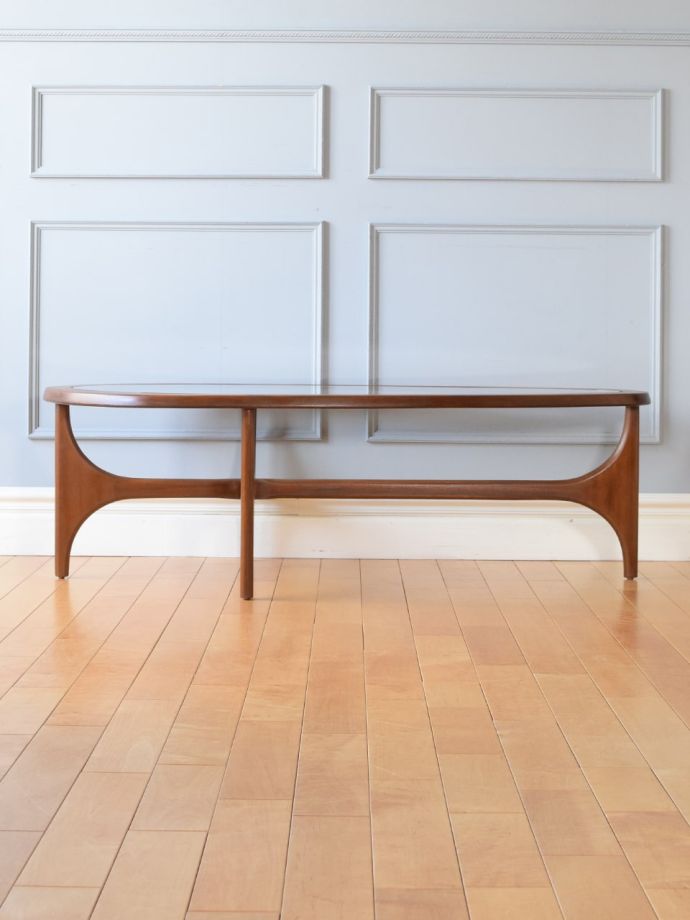 ビンテージテーブルの側面