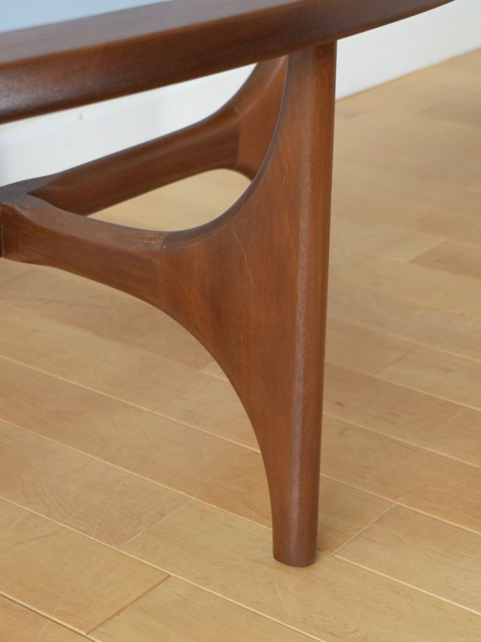 ヴィンテージ家具の脚