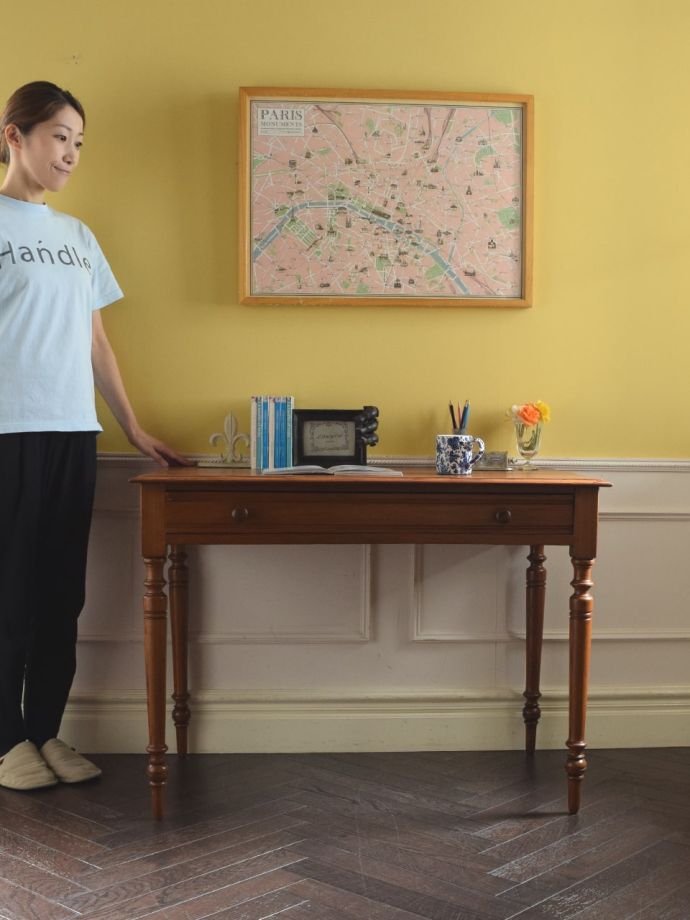 アンティークのデスク