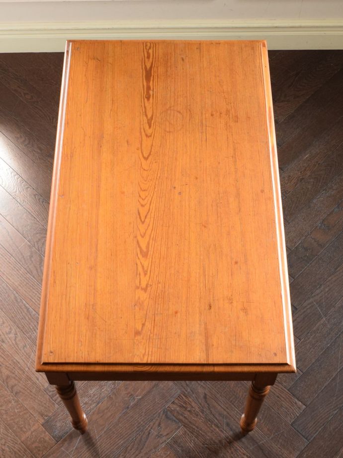 書斎机の美しい天板