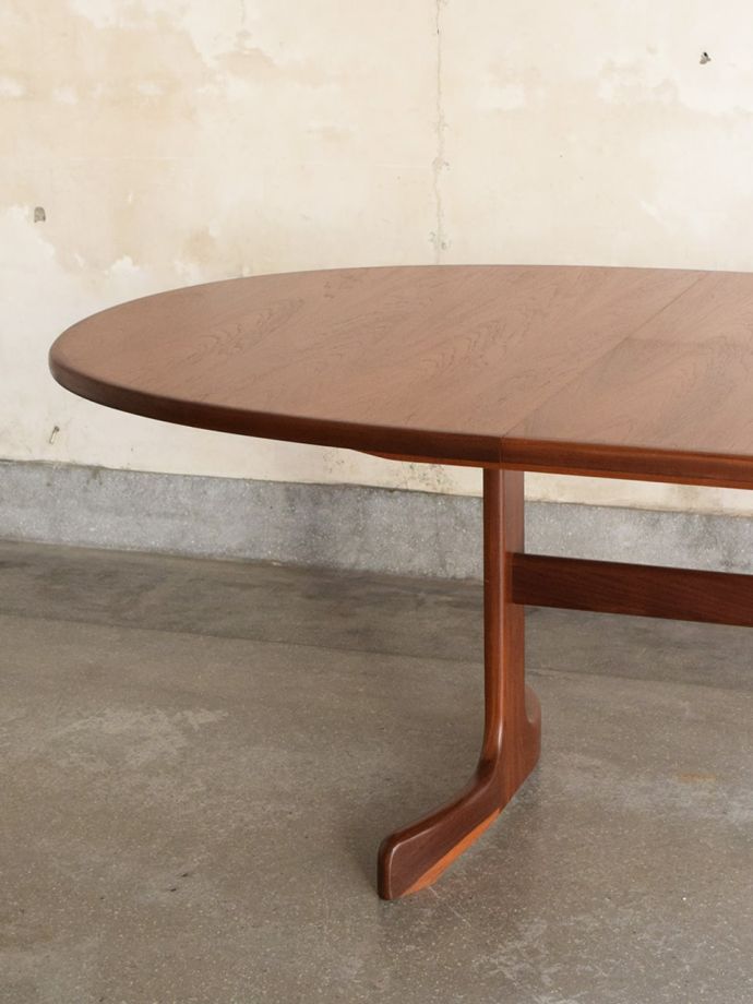 G-PLANのダイニングテーブル