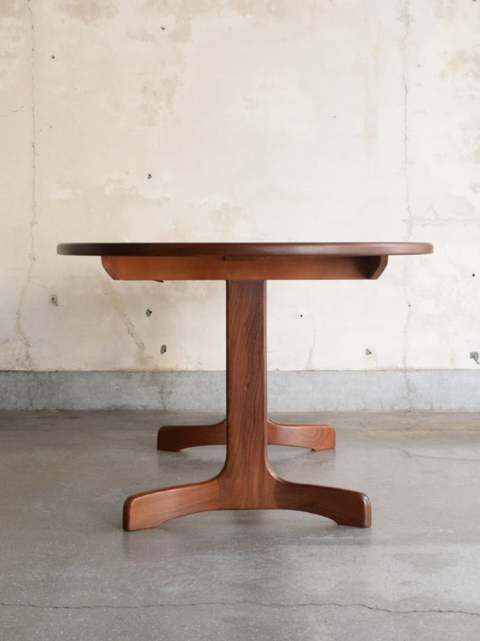 G-PLANのテーブルの側面