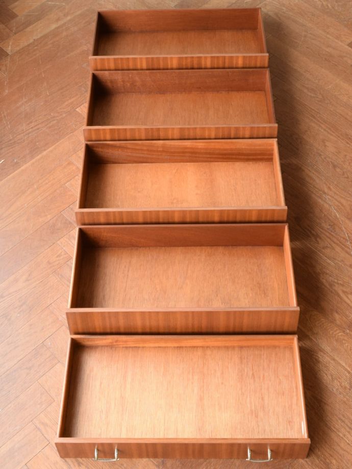 チェストの引き出し