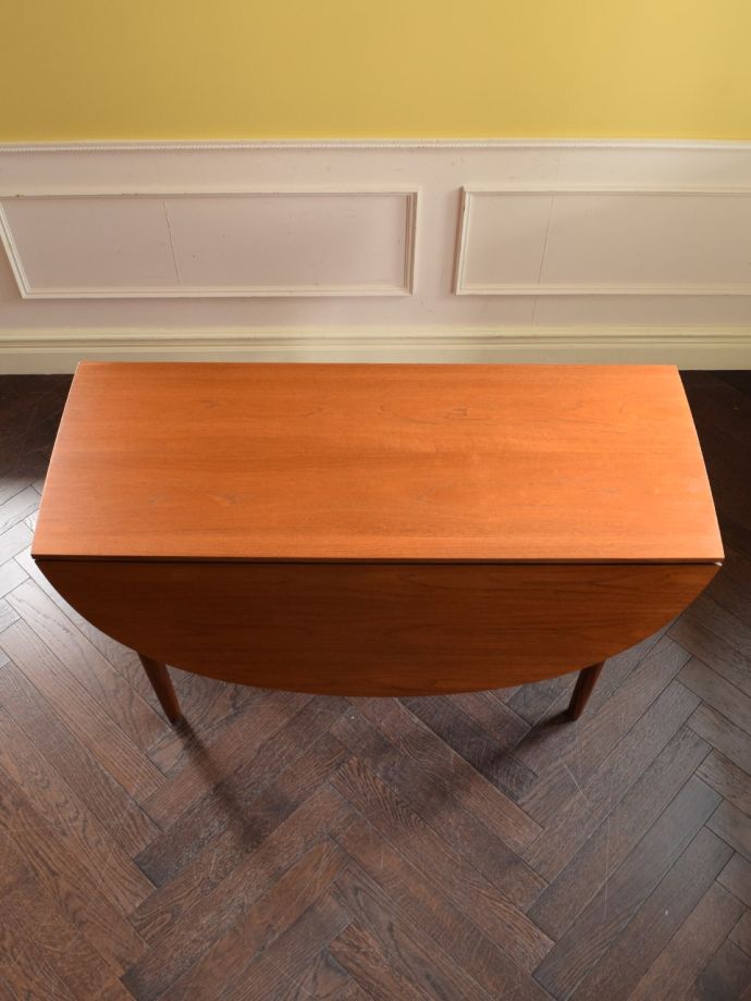 G-PLANのダイニングテーブルの天板