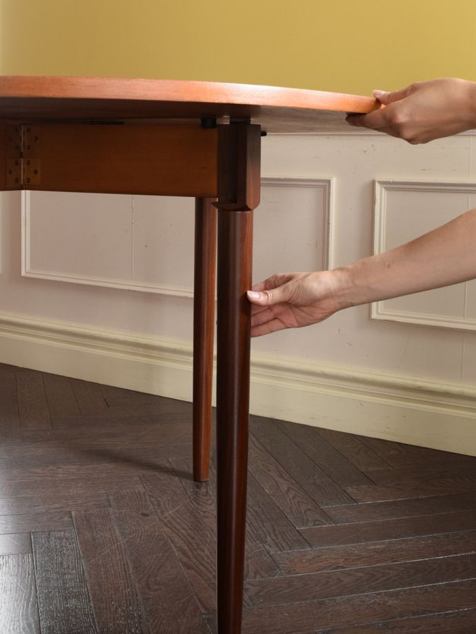 伸長式テーブルのサイズ変更方法