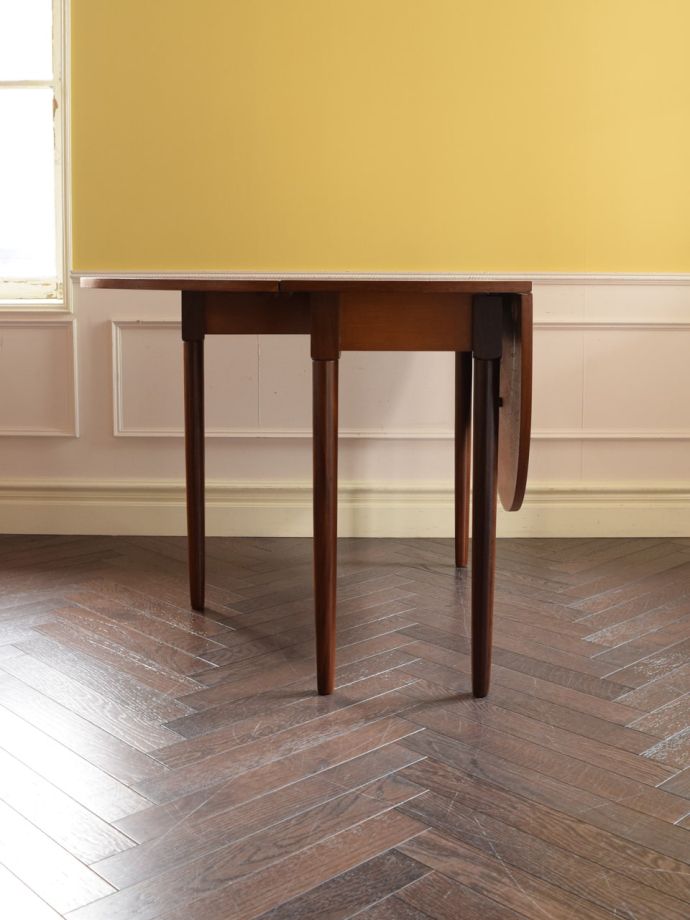 G-PLANのテーブルの側面