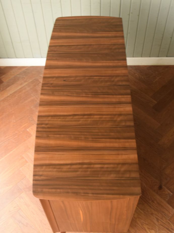 北欧キャビネットの天板