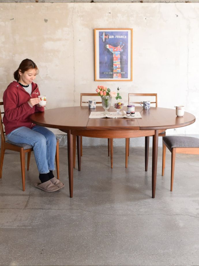 G-PLANのおしゃれなダイニングテーブル