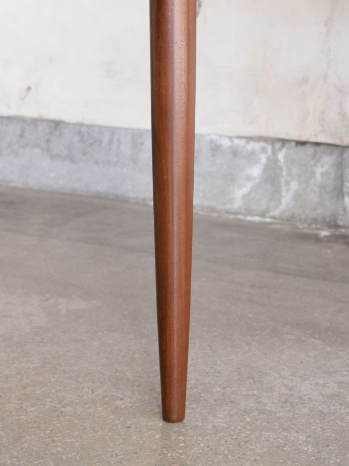 G-PLANのテーブルの脚