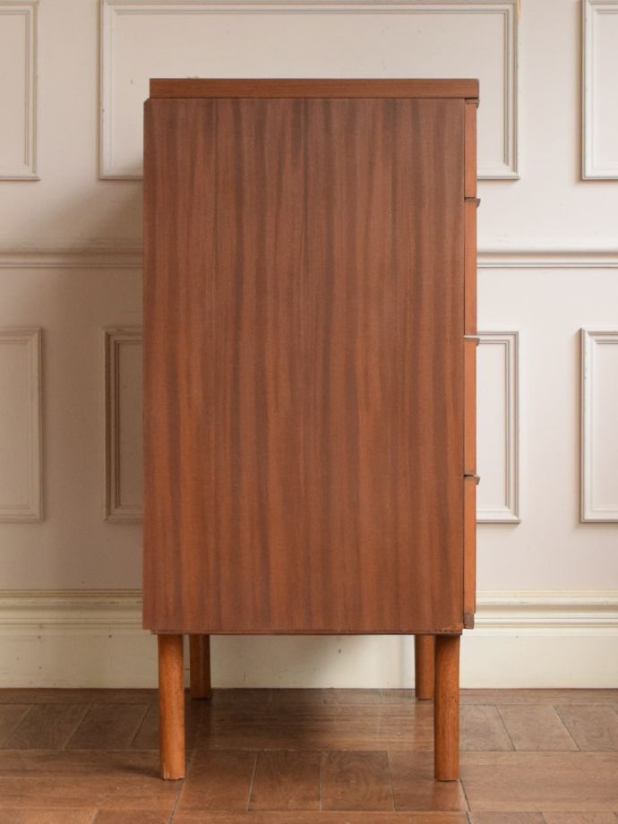 チェストの側面