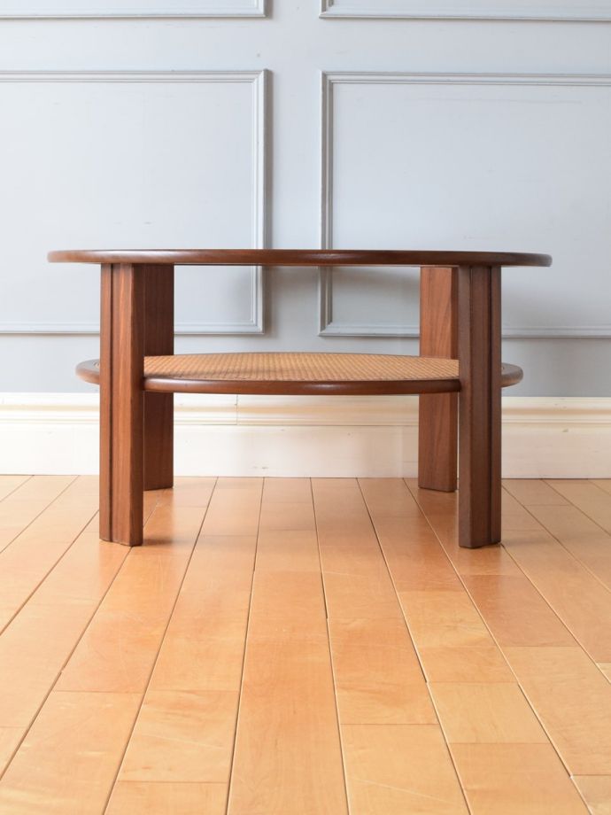 G-PLANのコーヒーテーブルの側面