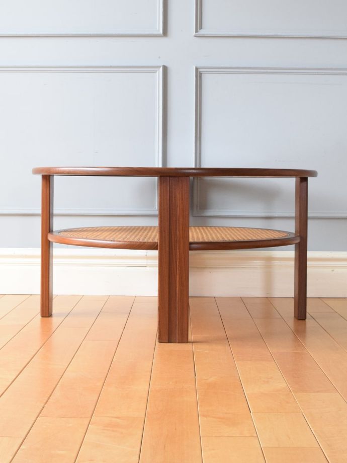 G-プランの家具の側面