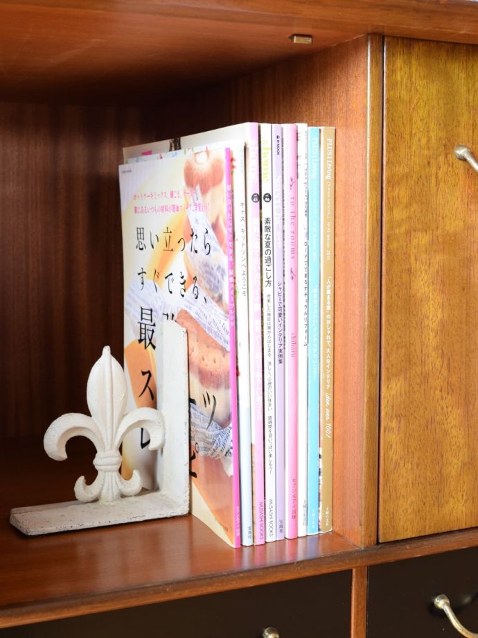 収納たっぷりのキャビネット