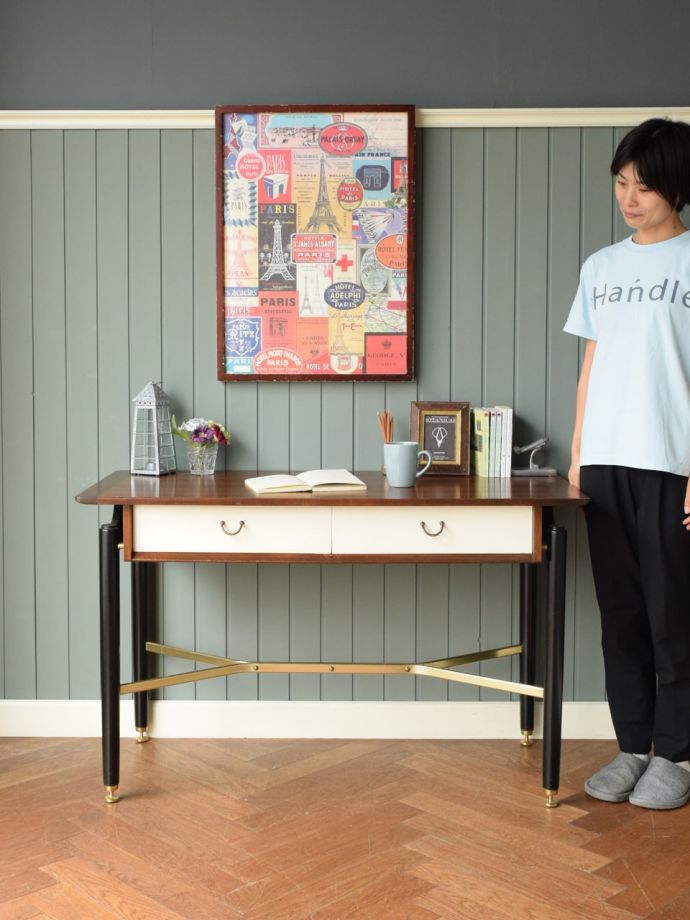 スタイリッシュでカッコいいデスク