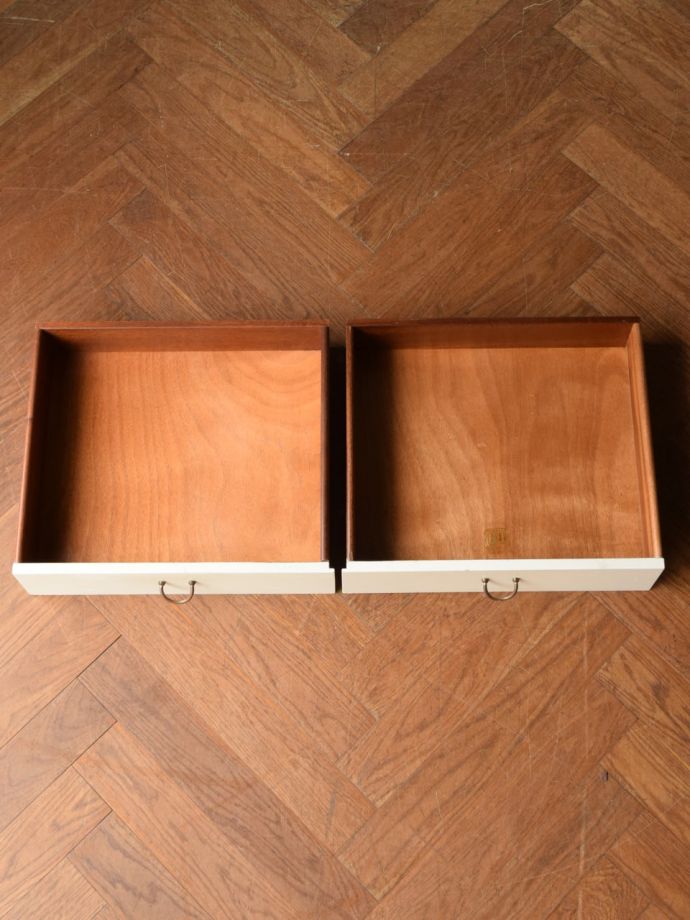 アンティークデスクの引き出し