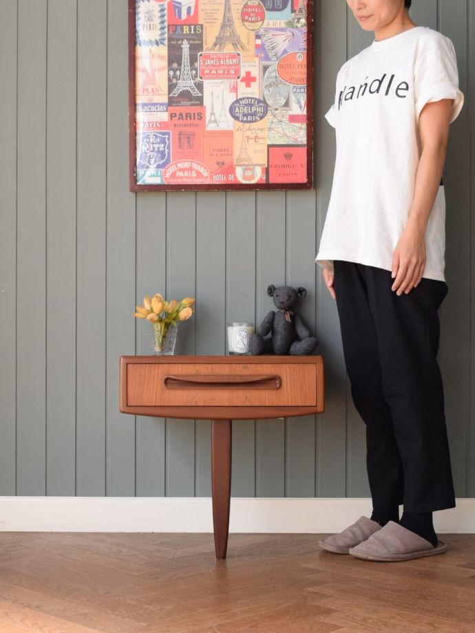 G-PLANのナイトテーブル