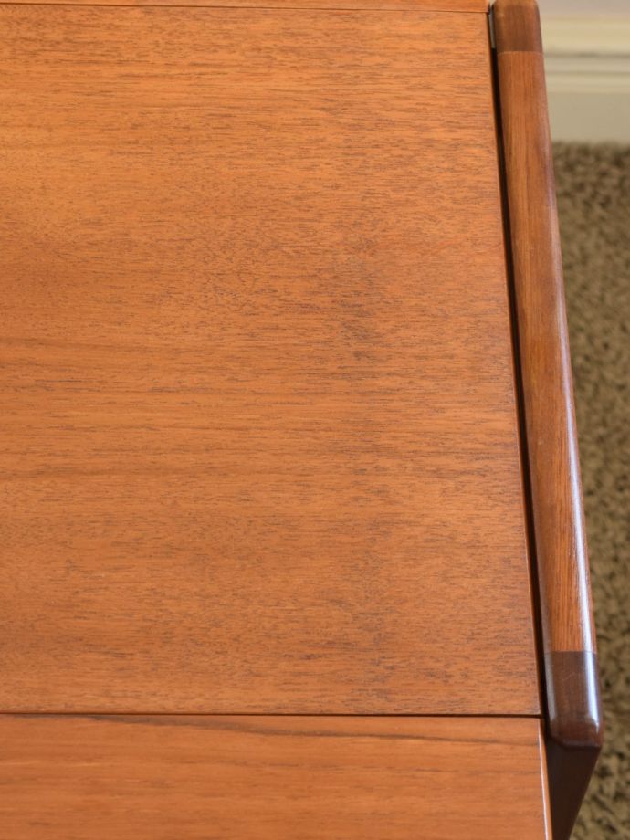 アンティークワゴンの木目