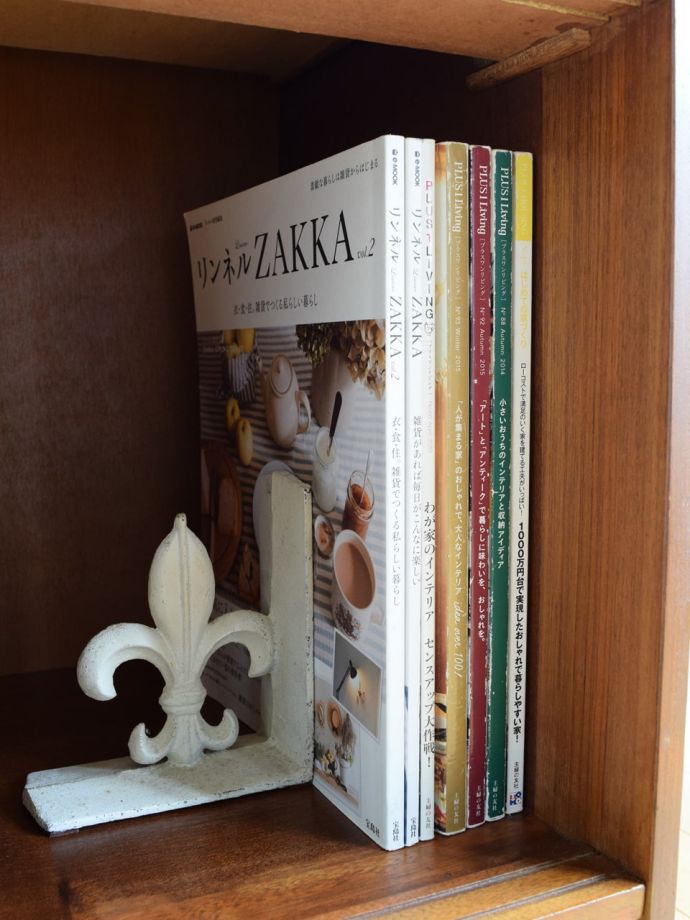 ビューローの扉を開けると