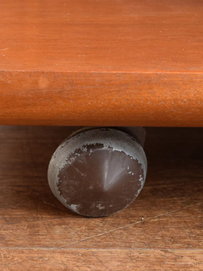 ヴィンテージ家具の脚