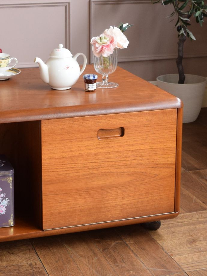 ビンテージテーブルのデザイン